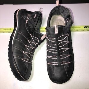 Jambu Women’s' 11 Spirit' Vegan All Terra Design Shoes in Black and Pink